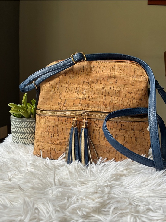 No brand Handbags - Natural Cork Tassel Crossbody Bag with Zip Pocket 💙